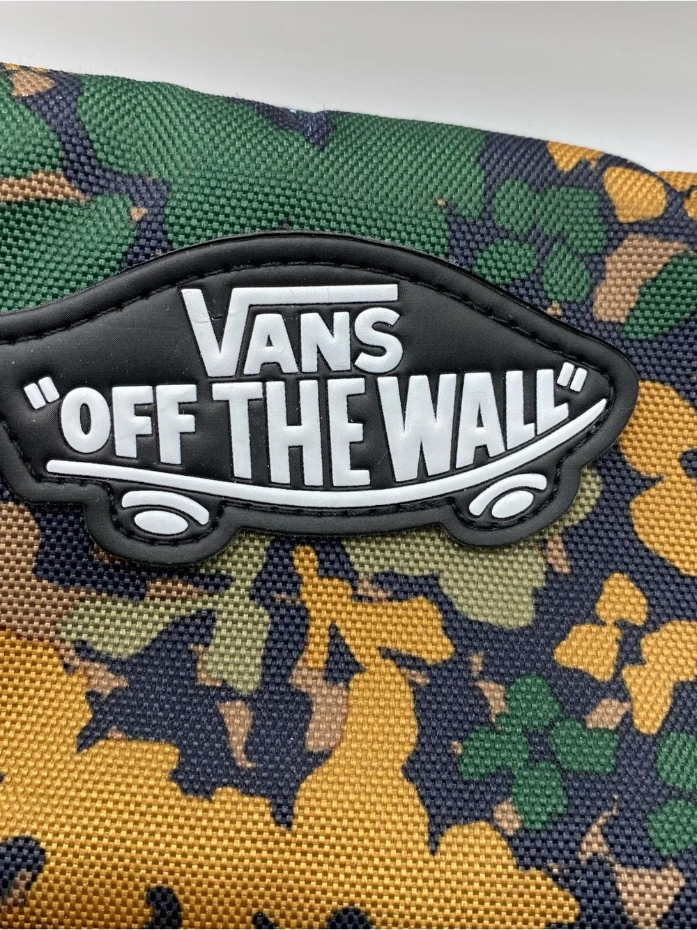 Vans Camouflage insulated lunch bag in Green, Brown & Yellow